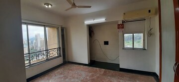 Room in 3 BHK Apartment at Hiranandani Heritage Tower, Powai – for Rent