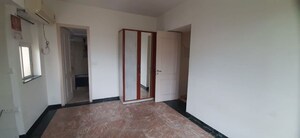 Room in 3 BHK Apartment at Hiranandani Heritage Tower, Powai – for Rent