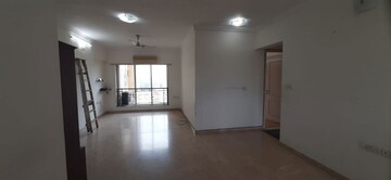 Room in 3 BHK Apartment at Hiranandani Heritage Tower, Powai – for Rent