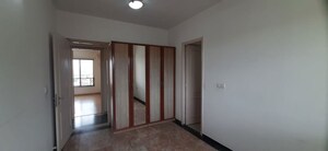 Room in 3 BHK Apartment at Hiranandani Heritage Tower, Powai – for Rent