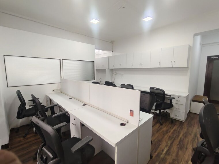 Team Area, knox-plaza Commercial Office Space 400 Sq.Ft. In Malad West Mumbai 9794320