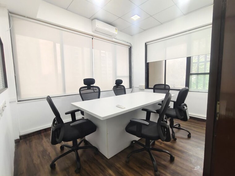 Team Area, knox-plaza Commercial Office Space 400 Sq.Ft. In Malad West Mumbai 9794320