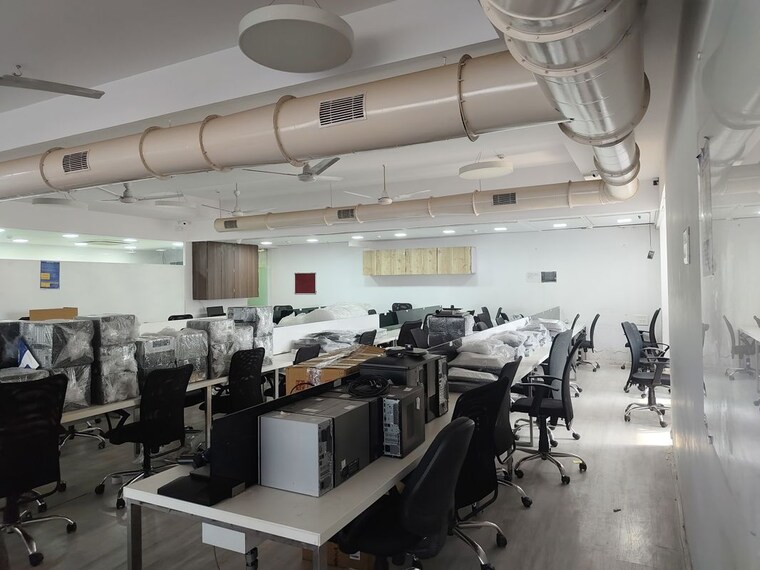 Team Area, express-zone Commercial Office Space 2500 Sq.Ft. In Malad East Mumbai 9794330
