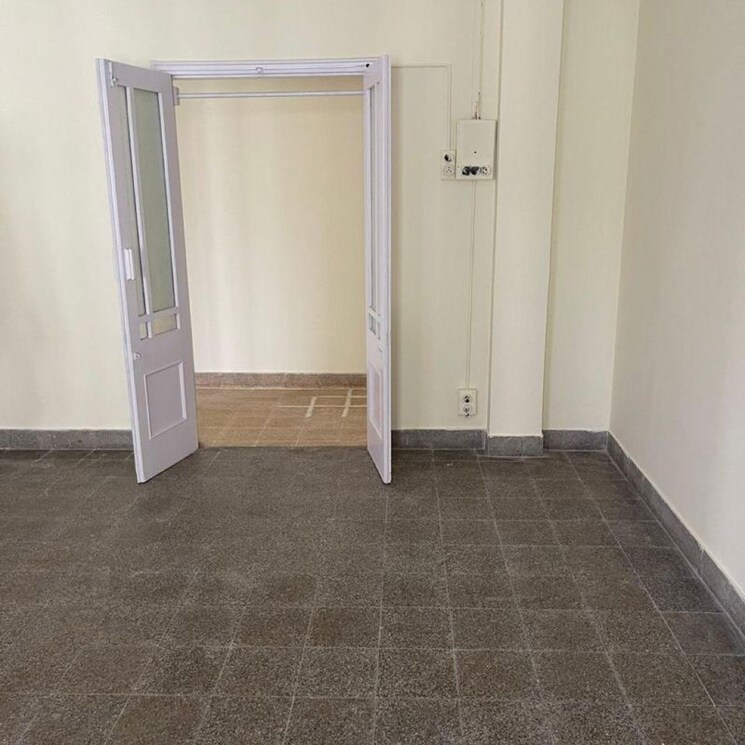 Room, churchgate 3 Bedroom 1550 Sq.Ft. Apartment In Churchgate Mumbai 9794332