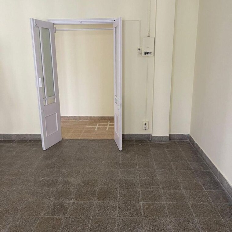 Room, churchgate 3 Bedroom 1550 Sq.Ft. Apartment In Churchgate Mumbai 9794332