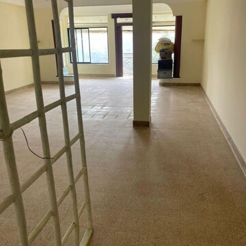 Room in 3 BHK Apartment at Churchgate – for Sale