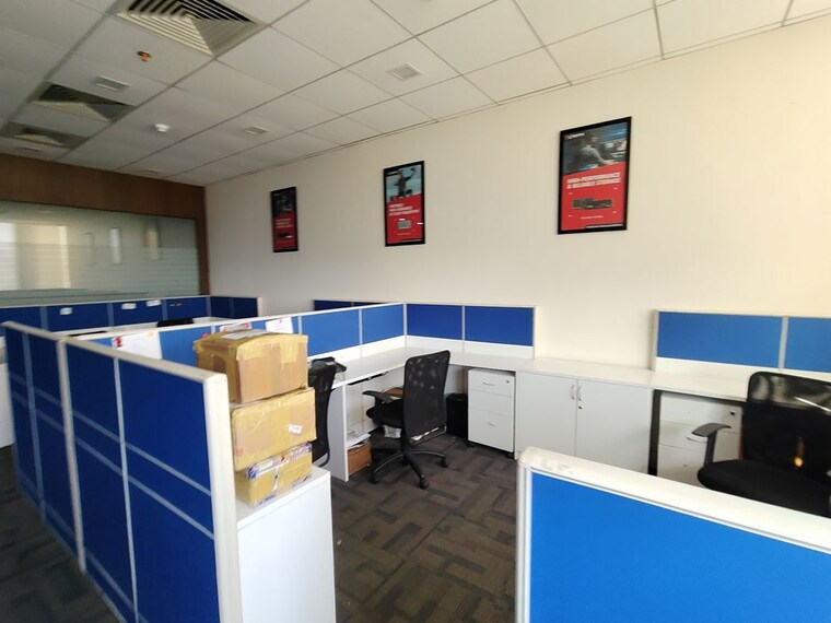 Team Area, dlh-park Commercial Office Space 1500 Sq.Ft. In Malad West Mumbai 9794337