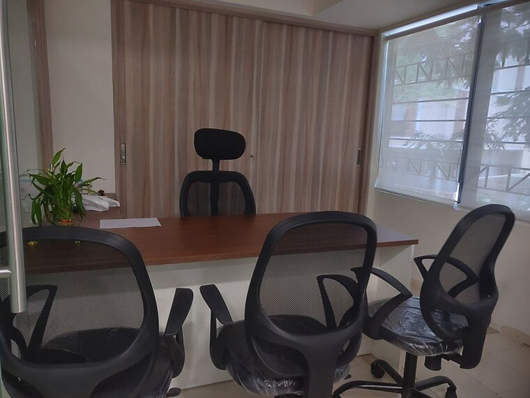 Team Area, goregaon east Commercial Office Space 1350 Sq.Ft. In Goregaon East Mumbai 9794349