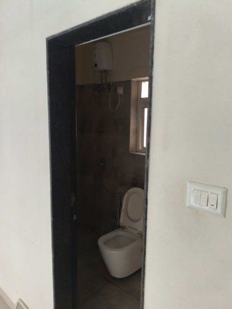 Bathroom, puranik-abitante 1 Bedroom 489 Sq.Ft. Apartment In Bavdhan Pune 9794348