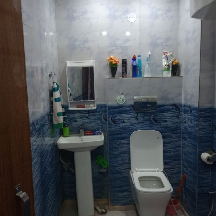 Bathroom, uttam nagar west 3 Bedroom 110 Sq.Ft. Builder Floor In Uttam Nagar West Delhi 9794351
