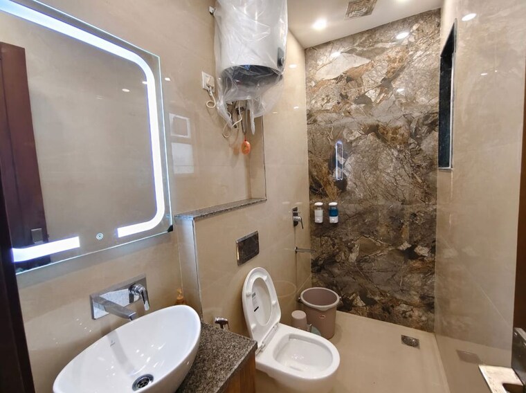 Bathroom, lajpat nagar 2 Bedroom 900 Sq.Ft. Builder Floor In Lajpat Nagar Delhi 9794352