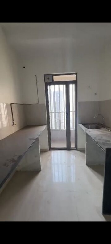 Staircase in 4 BHK Apartment at Kalpataru Paramount, Kapur Bawdi – for Sale