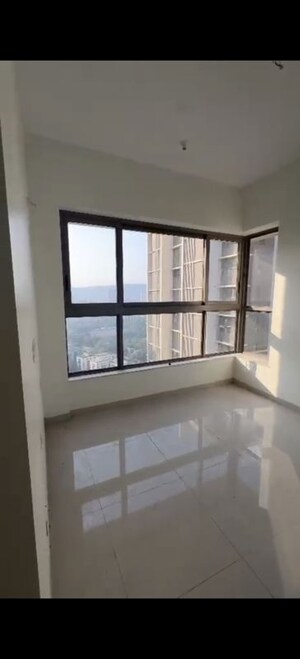 Kitchen in 4 BHK Apartment at Kalpataru Paramount, Kapur Bawdi – for Sale