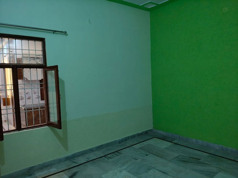 Room, modipuram 3.5 Bedroom 122 Sq.Yd. Independent House In Modipuram Meerut 9794401