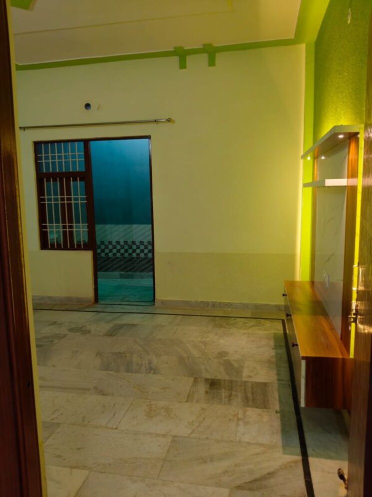 Room, modipuram 3.5 Bedroom 122 Sq.Yd. Independent House In Modipuram Meerut 9794401