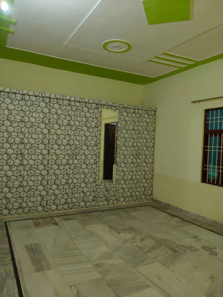 Room, modipuram 3.5 Bedroom 122 Sq.Yd. Independent House In Modipuram Meerut 9794401