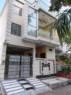 3.5 BHK + Extra Room Independent House For Sale in Modipuram