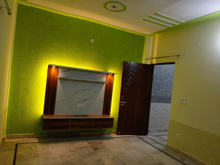 Room, modipuram 3.5 Bedroom 122 Sq.Yd. Independent House In Modipuram Meerut 9794401