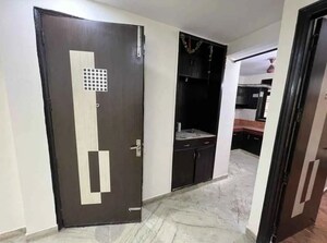 Bedroom in 2 BHK Apartment at Gomti Nagar – for Rent