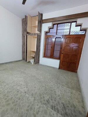 Room in 2 BHK Builder Floor at RWA Apartments Sector 20, Sector 20 – for Rent