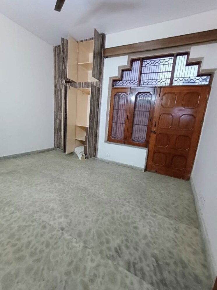 Room, rwa-apartments-sector-20 2 Bedroom 750 Sq.Ft. Builder Floor In Sector 20 Noida 9794451