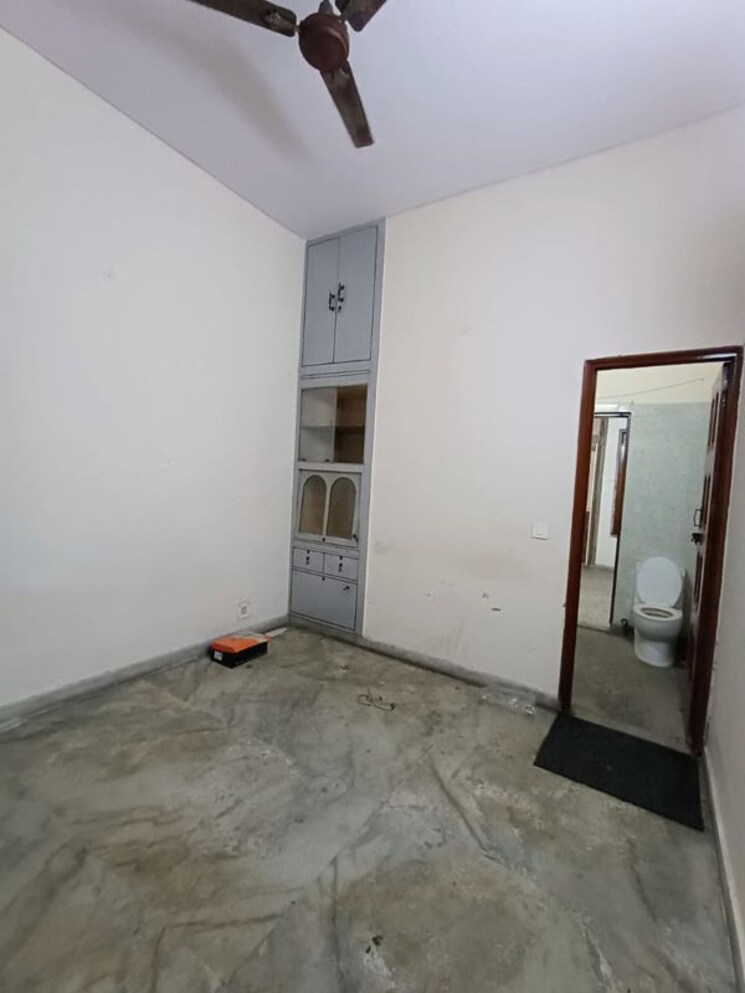 Room, rwa-apartments-sector-20 2 Bedroom 750 Sq.Ft. Builder Floor In Sector 20 Noida 9794451