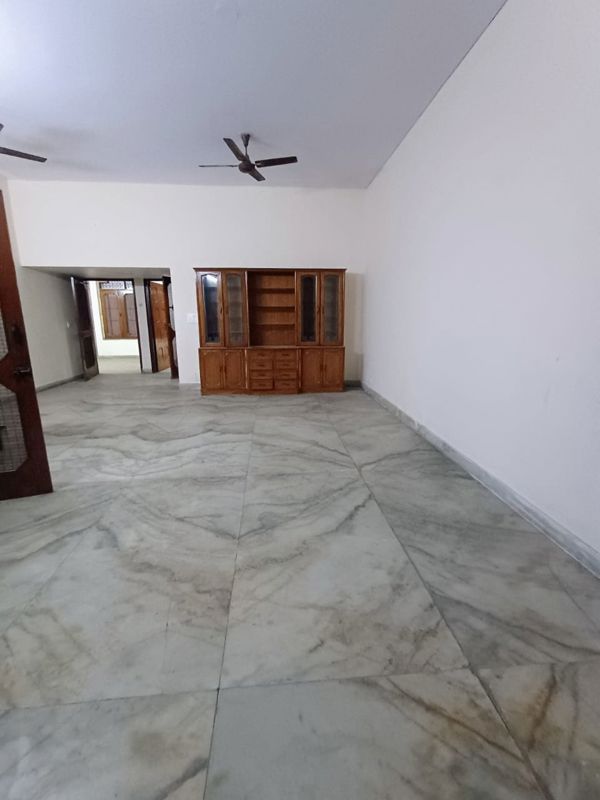 2 BHK + Pooja Room 750 Sq.Ft. Builder Floor in RWA Apartments Sector 20