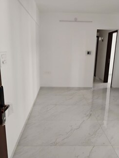 2 BHK Apartment For Rent in Shree West Winds