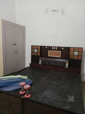 Bedroom in 1.5 BHK Builder Floor at Ansals Sushant City – for Rent