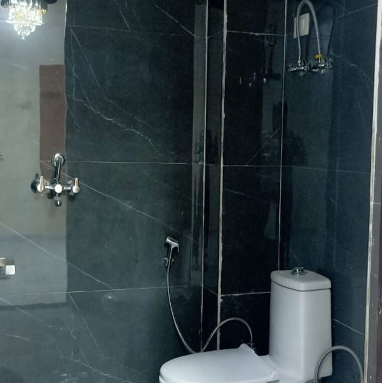 Bathroom, aimnabad 3 Bedroom 1490 Sq.Ft. Builder Floor In Aimnabad Greater Noida 9794502