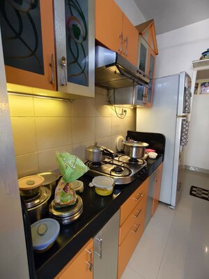 Master Bedroom in 2 BHK Apartment at Swapnalok Towers, Malad East – for Rent