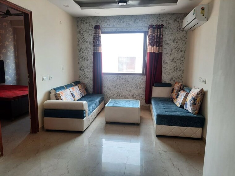 Living Room, kishanpura 3 Bedroom 110 Sq.Yd. Builder Floor In Kishanpura Zirakpur 9794535