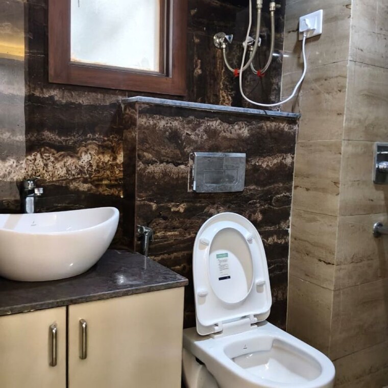 Bathroom, panchsheel vihar 4 Bedroom 1800 Sq.Ft. Builder Floor In Panchsheel Vihar Delhi 9794540