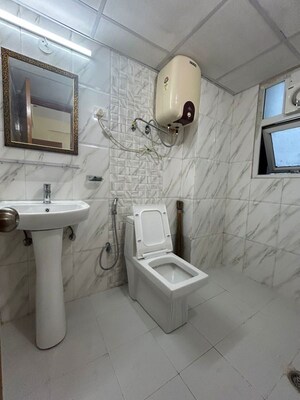 Bathroom in 3.5 BHK Apartment at Amrapali Centurian Park, Tech Zone 4 Greater Noida – for Rent