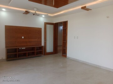 Room in 4 BHK Builder Floor at Sharma Homes 1, Sector 37 – for Sale