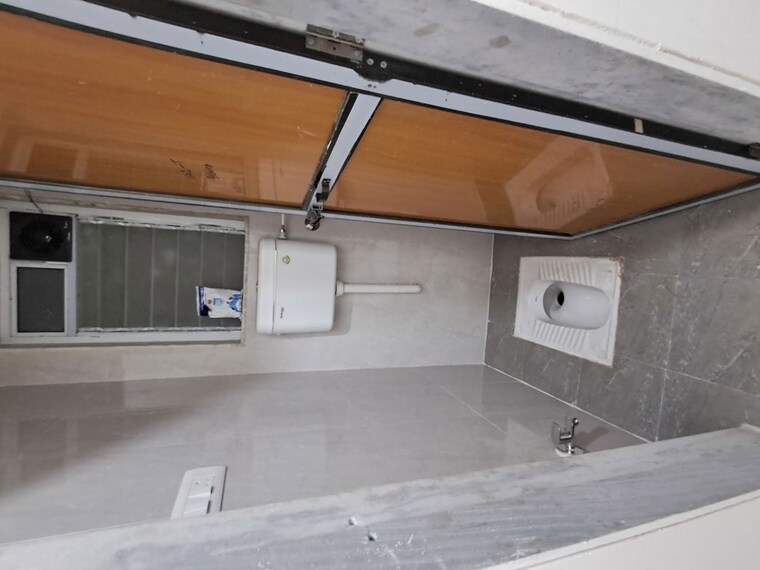 Bathroom, dadar west 1 Bedroom 310 Sq.Ft. Apartment In Dadar West Mumbai 9794574