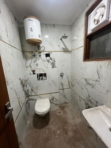 Bathroom in 1 BHK Builder Floor at Saket – for Rent