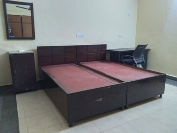 1 RK Independent House For Rent in Sector 27