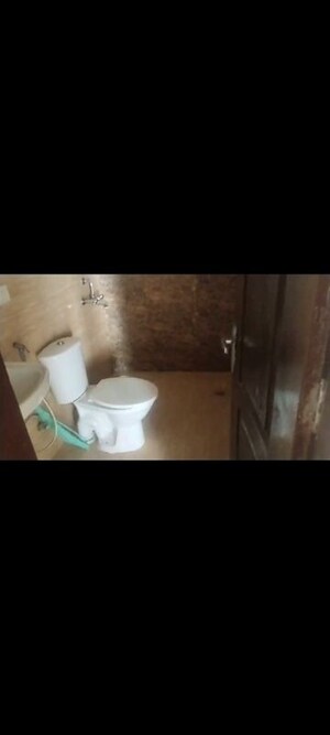 Bathroom in 2 BHK Villa at Aliganj – for Rent