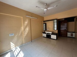 Room in 2 BHK Apartment at Vadgaon Budruk – for Rent