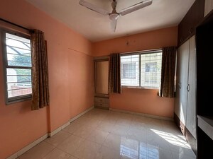 Room in 2 BHK Apartment at Vadgaon Budruk – for Rent