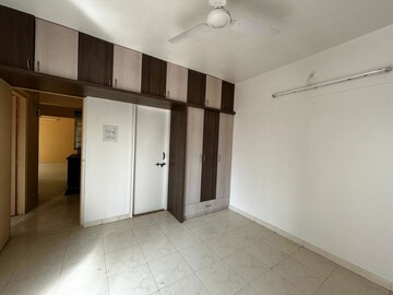 Room in 2 BHK Apartment at Vadgaon Budruk – for Rent