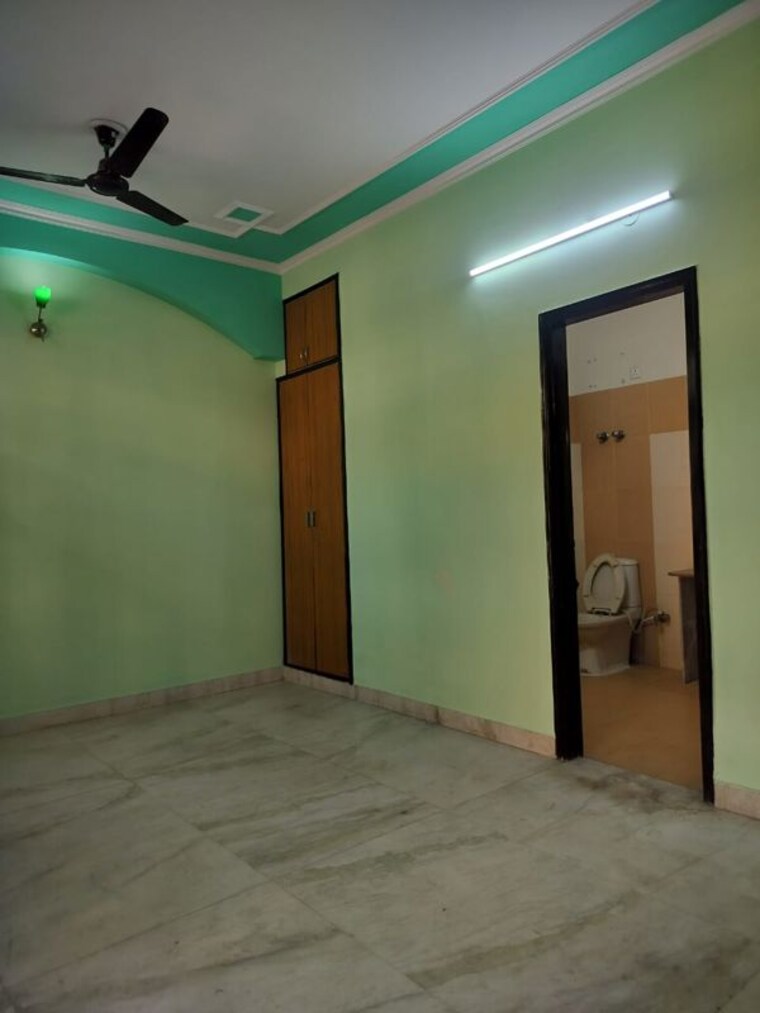 Room, lajpat nagar i 2 Bedroom 100 Sq.Yd. Builder Floor In Lajpat Nagar I Delhi 9794678