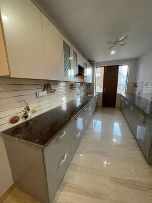 Kitchen in 1.5 BHK Apartment at Infotech Center, Sector 19 – for Rent