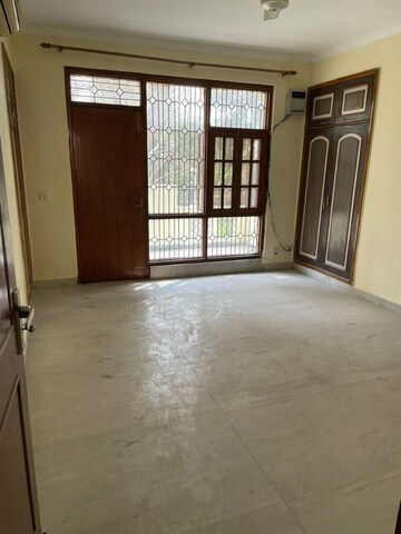 Room in 4 BHK Apartment at Sheeba Apartment, Chakkarpur – for Sale