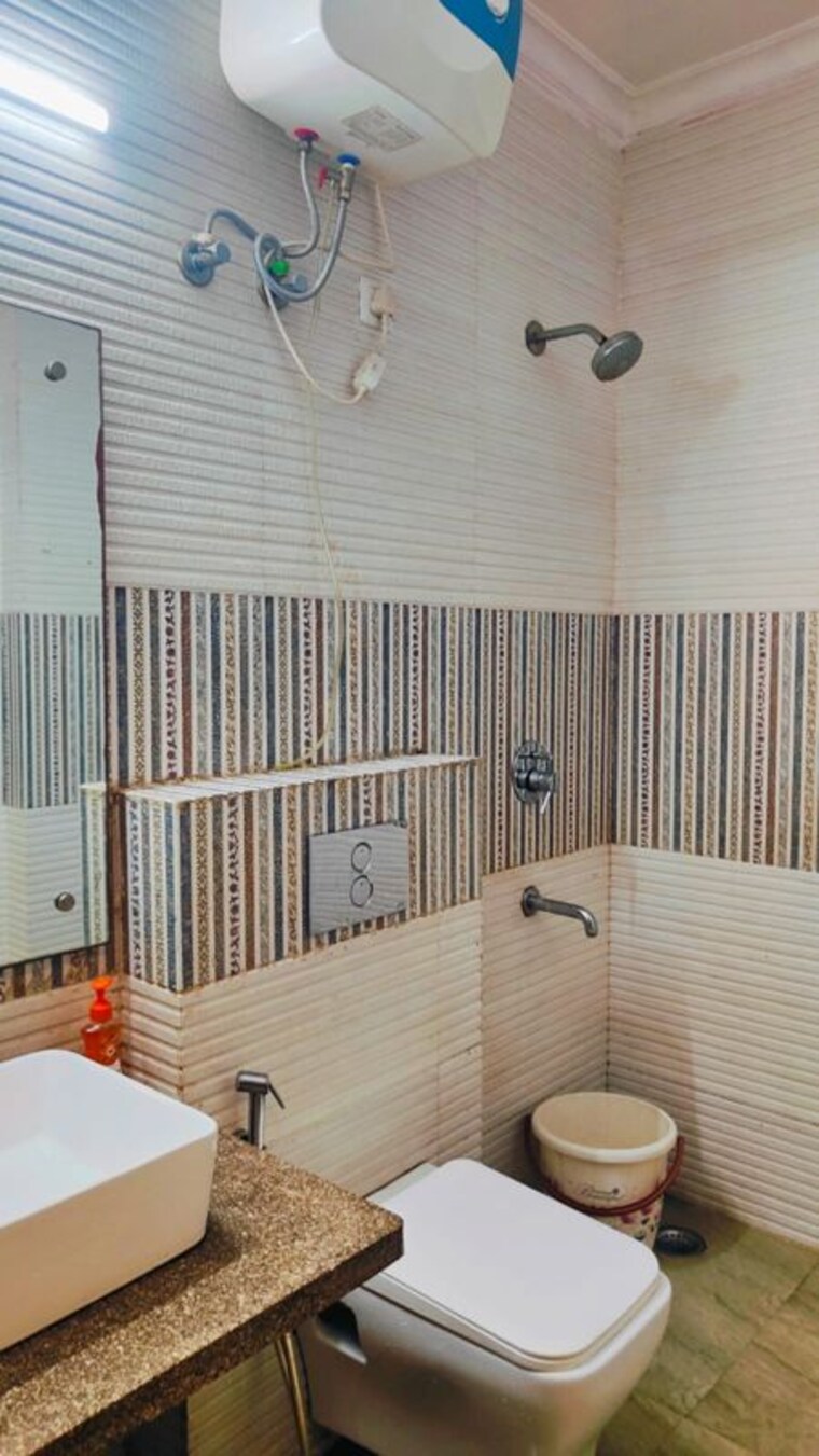 Bathroom, sector 43 4 Bedroom 2704 Sq.Ft. Builder Floor In Sector 43 Gurgaon 9794744
