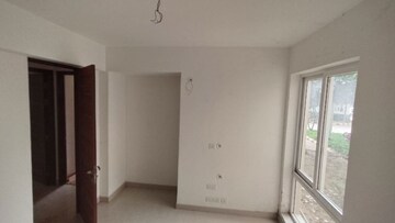 Room in 2 BHK Apartment at Rishita Manhattan, Gomti Nagar – for Sale
