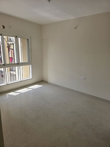 Room in 2 BHK Apartment at Dosti West County, Balkum Pada – for Rent