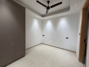 Room in 1 BHK Builder Floor at Saket – for Rent