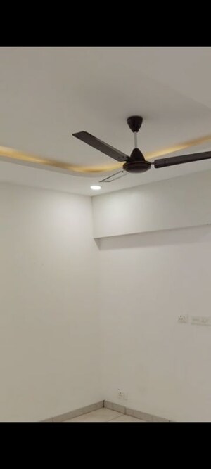 Furnished Amenities in 3 BHK Apartment at Rishita Manhattan, Gomti Nagar – for Rent